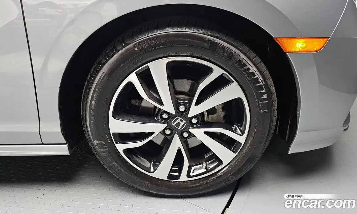 Honda Odyssey 2019 3.5 автомат (гидро), фото 7