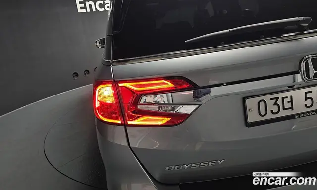 Honda Odyssey 2019 3.5 автомат (гидро), миниатюра 9