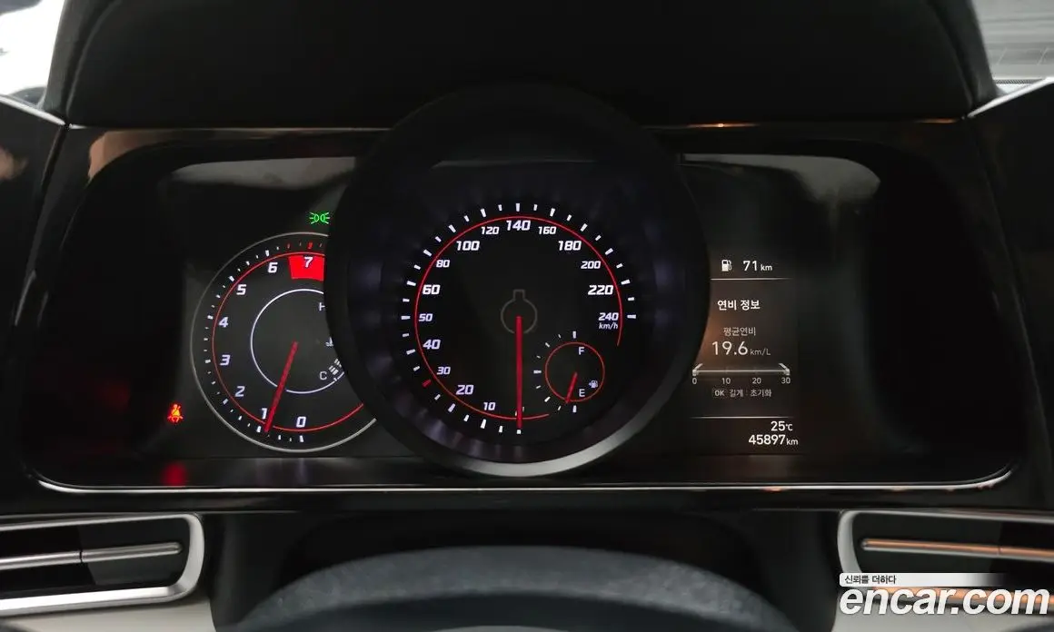 Hyundai Avante 2022 1.6 автомат (гидро), фото 11