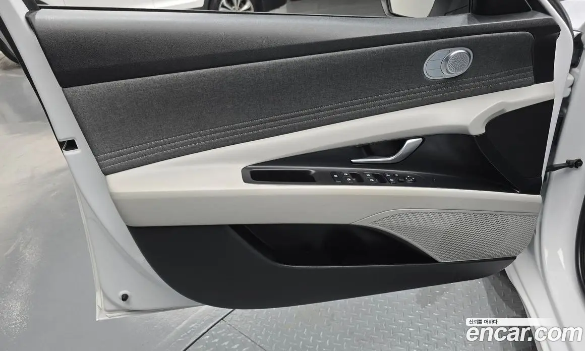Hyundai Avante 2022 1.6 автомат (гидро), фото 14