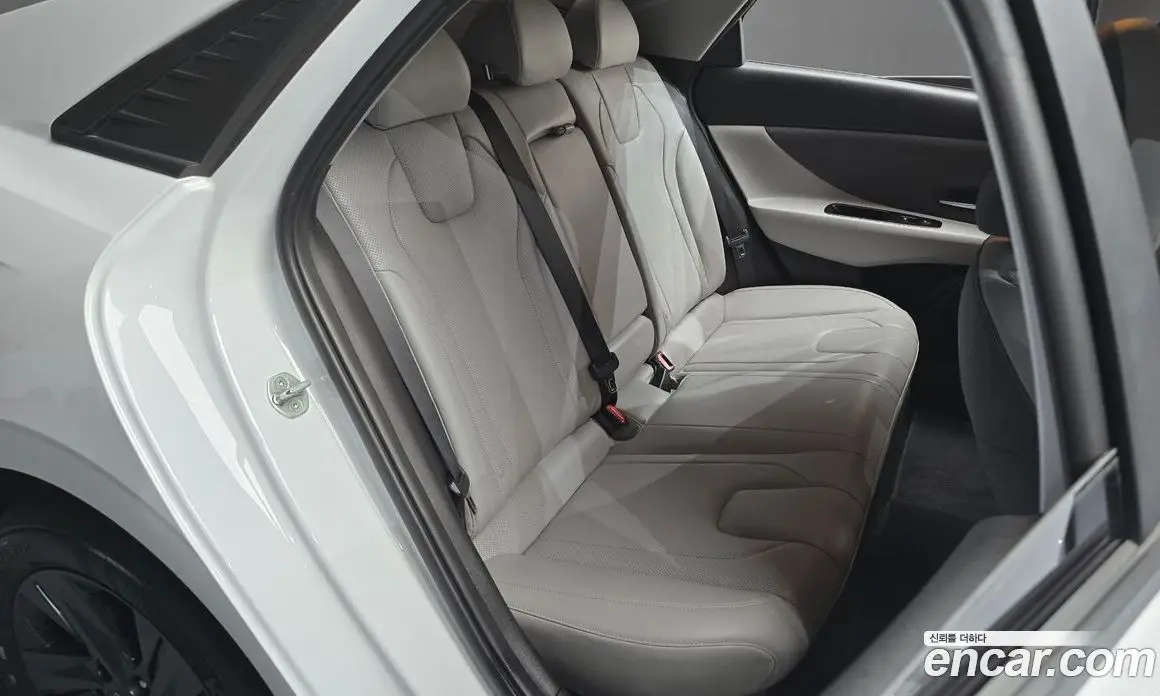 Hyundai Avante 2022 1.6 автомат (гидро), фото 16