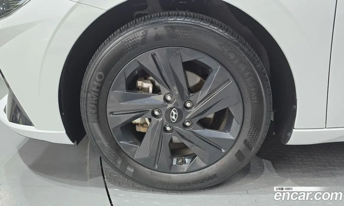 Hyundai Avante 2022 1.6 автомат (гидро), фото 5