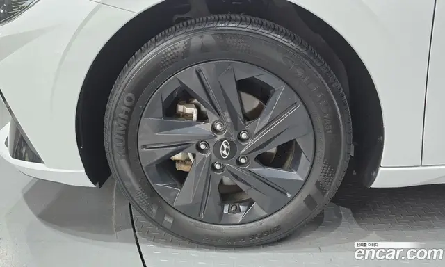 Hyundai Avante 2022 1.6 автомат (гидро), миниатюра 5