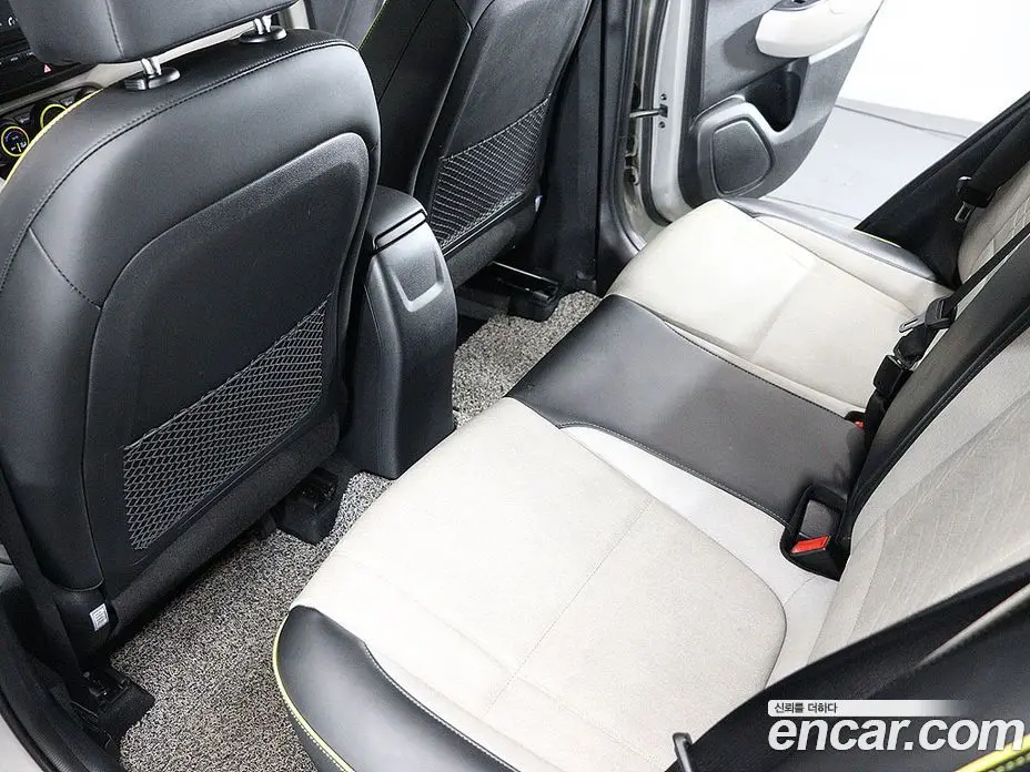 Hyundai Venue 2020 1.6 автомат (гидро), фото 16