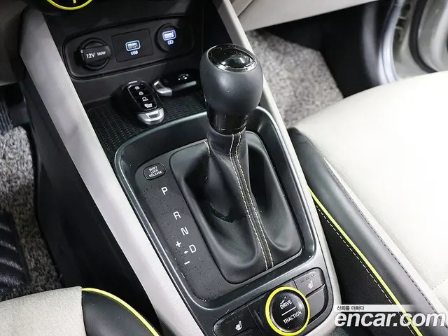 Hyundai Venue 2020 1.6 автомат (гидро), миниатюра 10