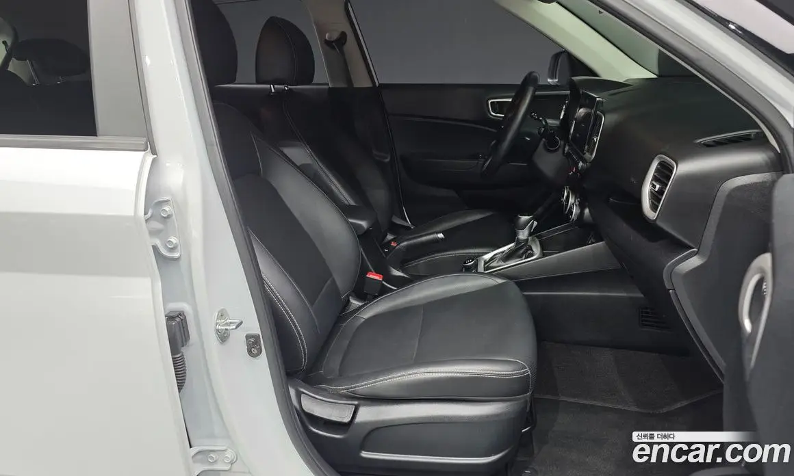 Hyundai Venue 2021 1.6 автомат (гидро), фото 11