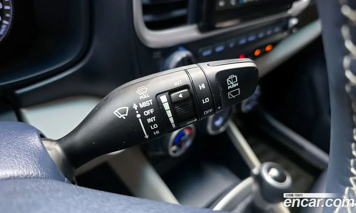 Hyundai Venue 2022 1.6 автомат (гидро), фото 23