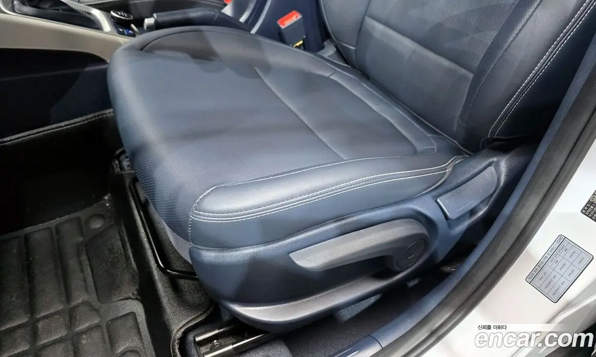 Hyundai Venue 2022 1.6 автомат (гидро), фото 30