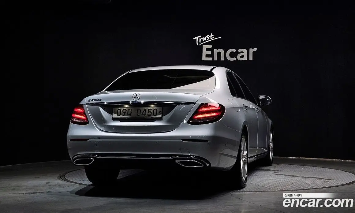 Mercedes-Benz E-Class 2016 1.9 гидро, фото 4 Mercedes-Benz E-Class 2016 1.9 гидро, фото 4