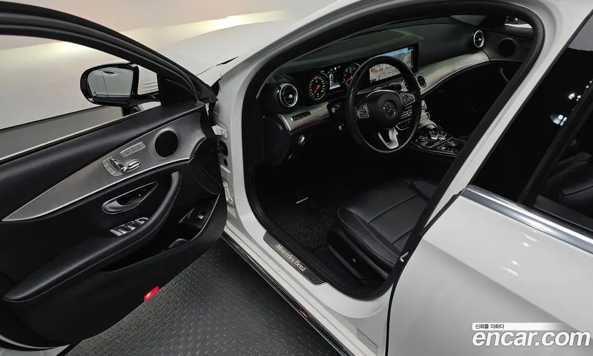 Mercedes-Benz E-Class 2017 2.0 гидро, фото 12 Mercedes-Benz E-Class 2017 2.0 гидро, фото 12