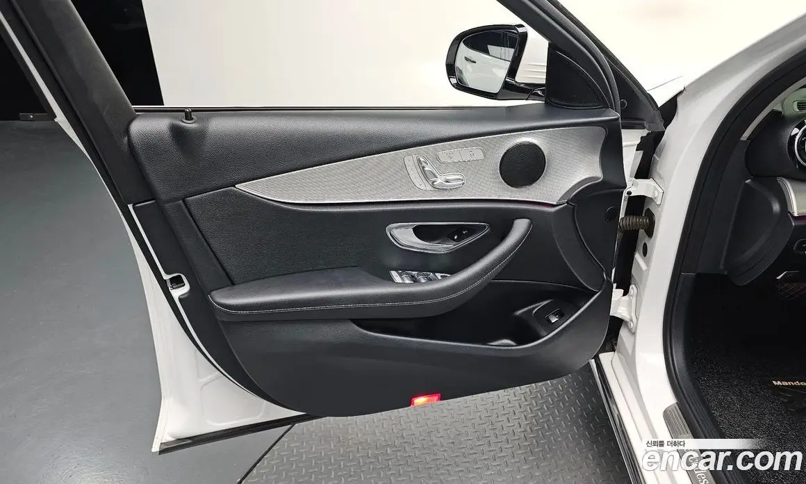Mercedes-Benz E-Class 2017 2.0 гидро, фото 13 Mercedes-Benz E-Class 2017 2.0 гидро, фото 13