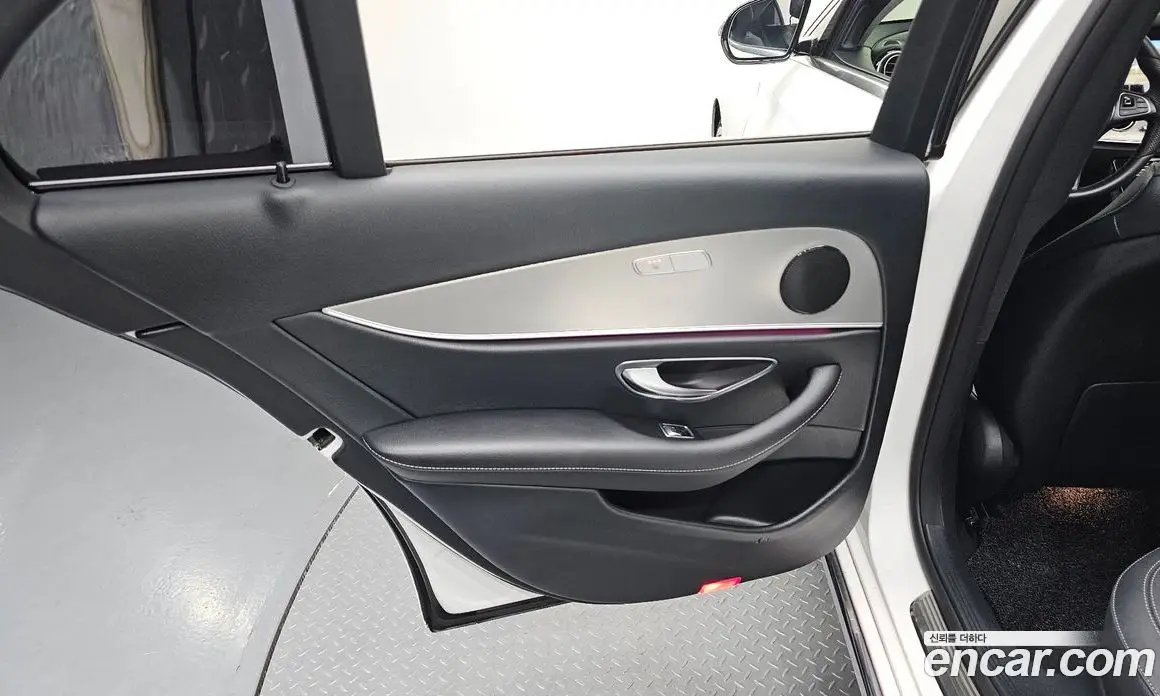 Mercedes-Benz E-Class 2017 2.0 гидро, фото 14 Mercedes-Benz E-Class 2017 2.0 гидро, фото 14