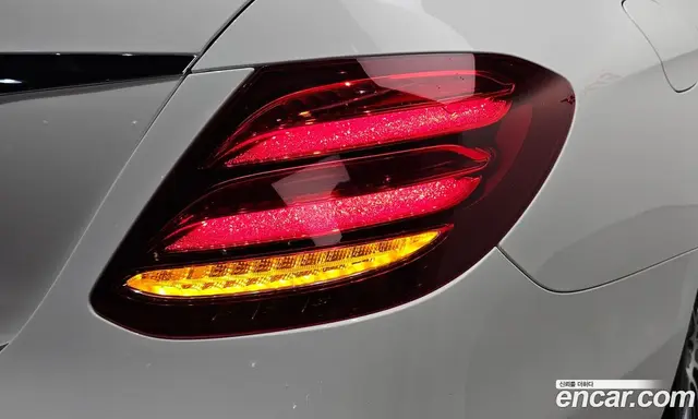 Mercedes-Benz E-Class 2017 2.0 гидро, миниатюра 8 Mercedes-Benz E-Class 2017 2.0 гидро, миниатюра 8