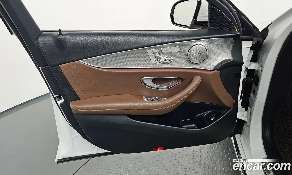 Mercedes-Benz E-Class 2018 2.0 гидро, фото 14 Mercedes-Benz E-Class 2018 2.0 гидро, фото 14