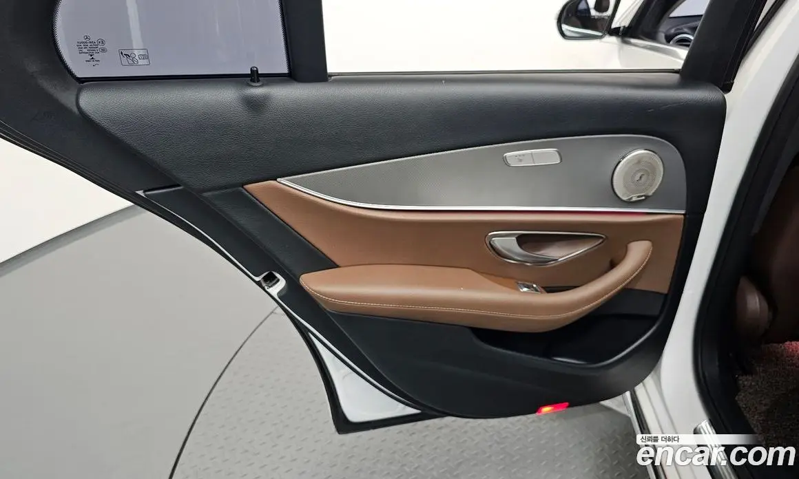 Mercedes-Benz E-Class 2018 2.0 гидро, фото 15 Mercedes-Benz E-Class 2018 2.0 гидро, фото 15
