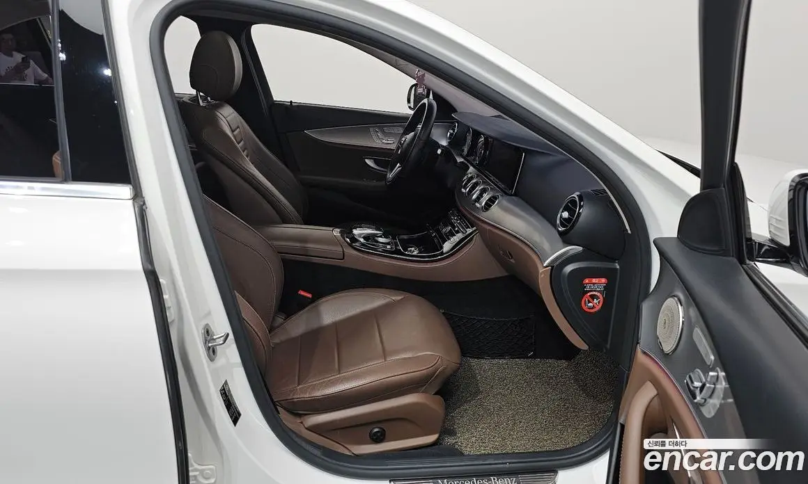 Mercedes-Benz E-Class 2018 2.0 гидро, фото 16 Mercedes-Benz E-Class 2018 2.0 гидро, фото 16