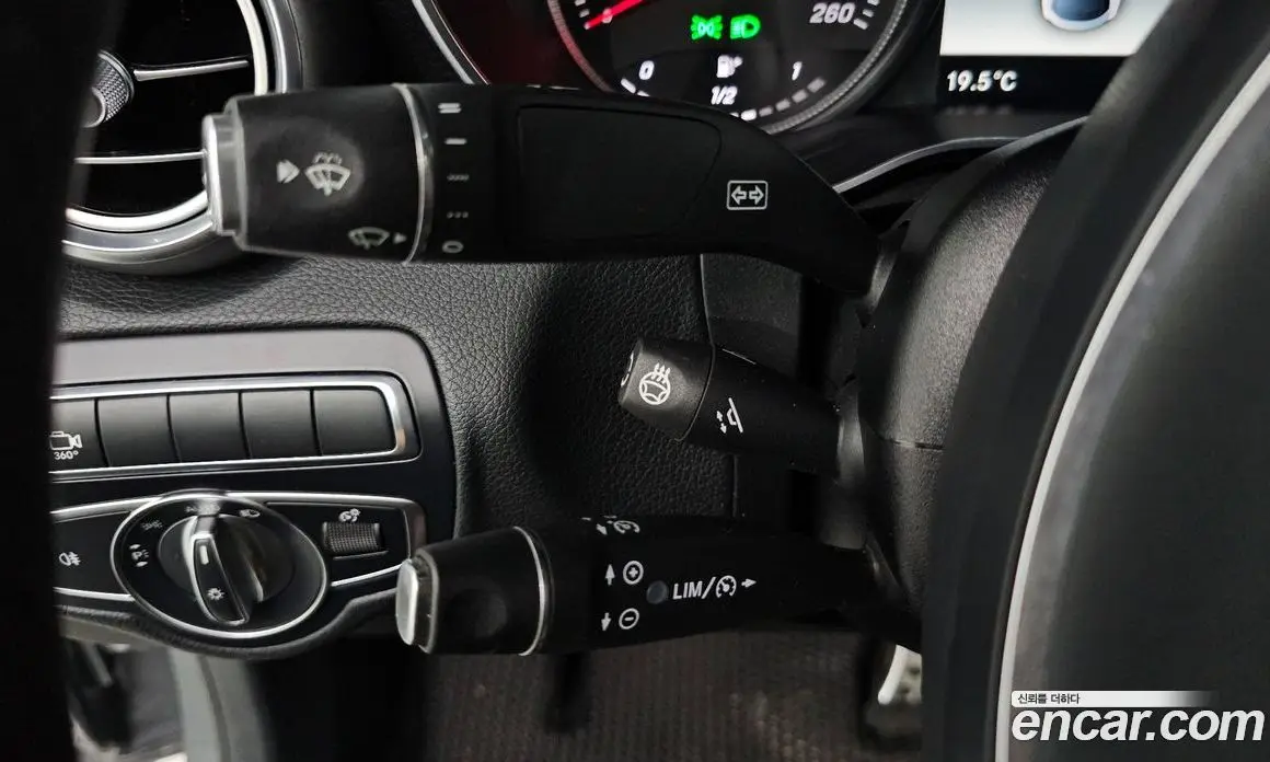 Mercedes-Benz GLC-Class 2017 2.1 гидро, фото 23 Mercedes-Benz GLC-Class 2017 2.1 гидро, фото 23
