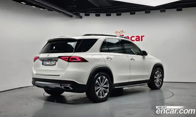 Mercedes-Benz GLE-Class 2023 2.0 гидро, миниатюра 2