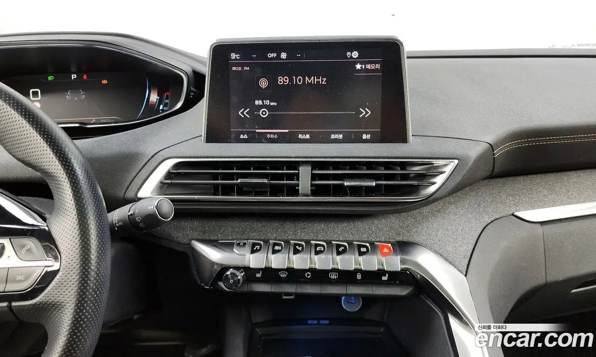 Peugeot 3008 2019 1.5 автомат (гидро), фото 14