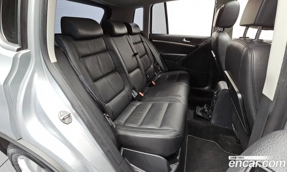 Volkswagen Tiguan 2012 2.0 автомат (гидро), фото 11