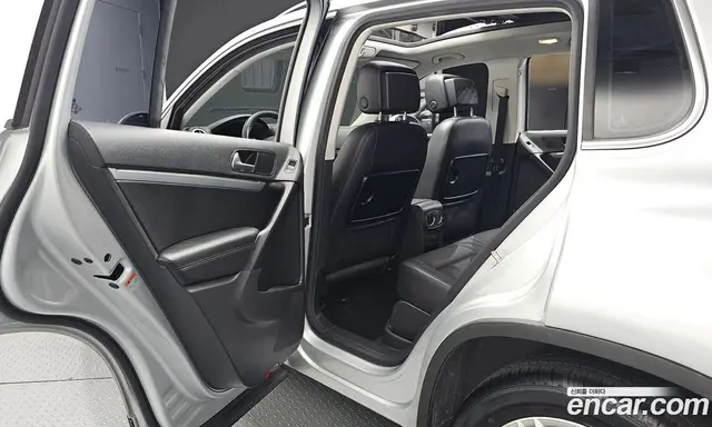Volkswagen Tiguan 2012 2.0 автомат (гидро), миниатюра 12