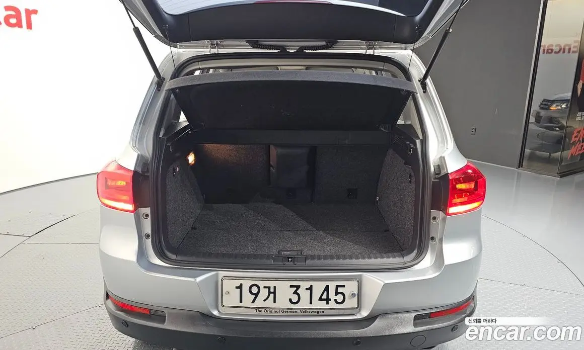 Volkswagen Tiguan 2012 2.0 автомат (гидро), фото 20
