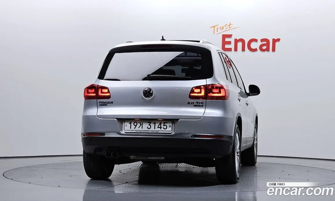 Volkswagen Tiguan 2012 2.0 автомат (гидро), фото 4