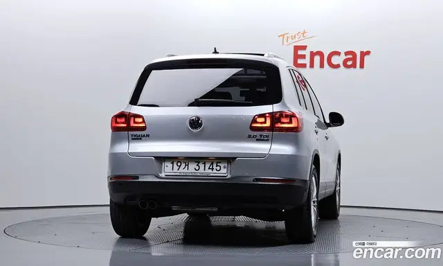 Volkswagen Tiguan 2012 2.0 автомат (гидро), миниатюра 4