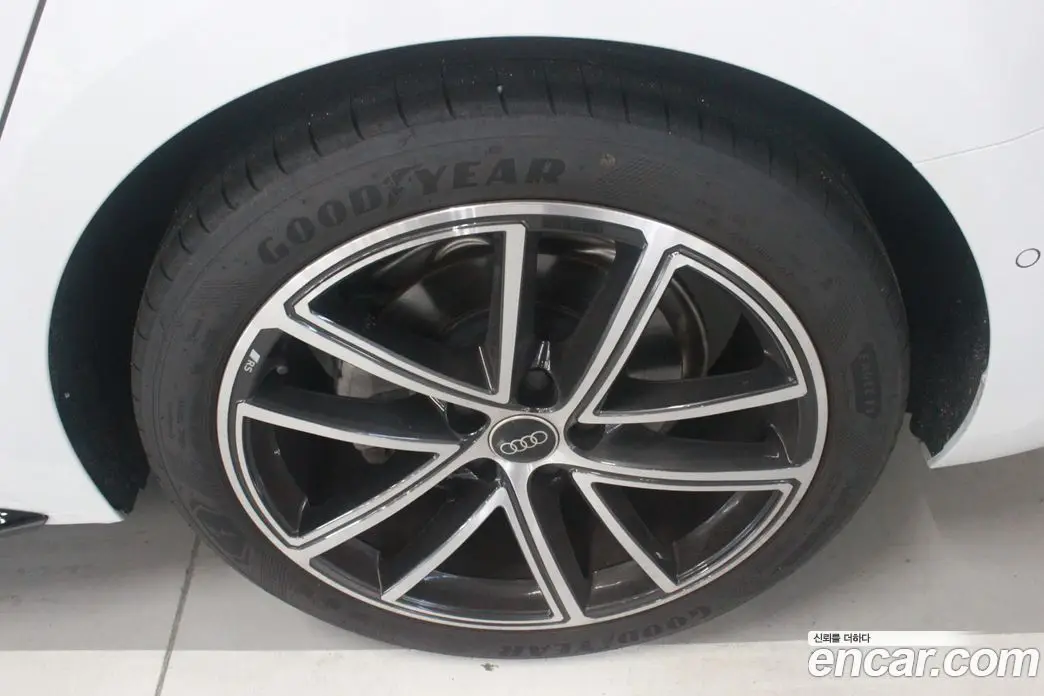 Audi A5 2025 2.0 автомат (гидро), фото 5