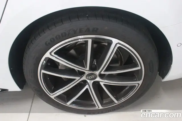 Audi A5 2025 2.0 автомат (гидро), миниатюра 5