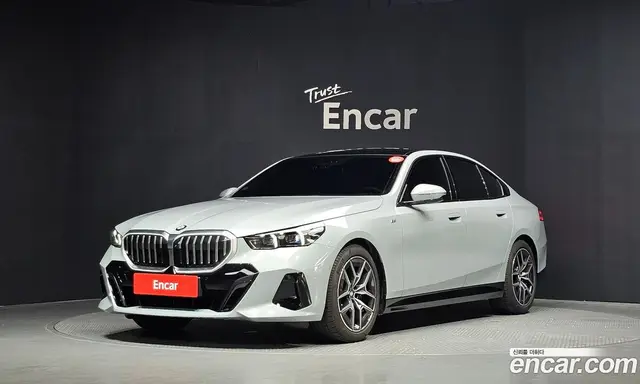 BMW 5 серия, 2025, 5 702 км
