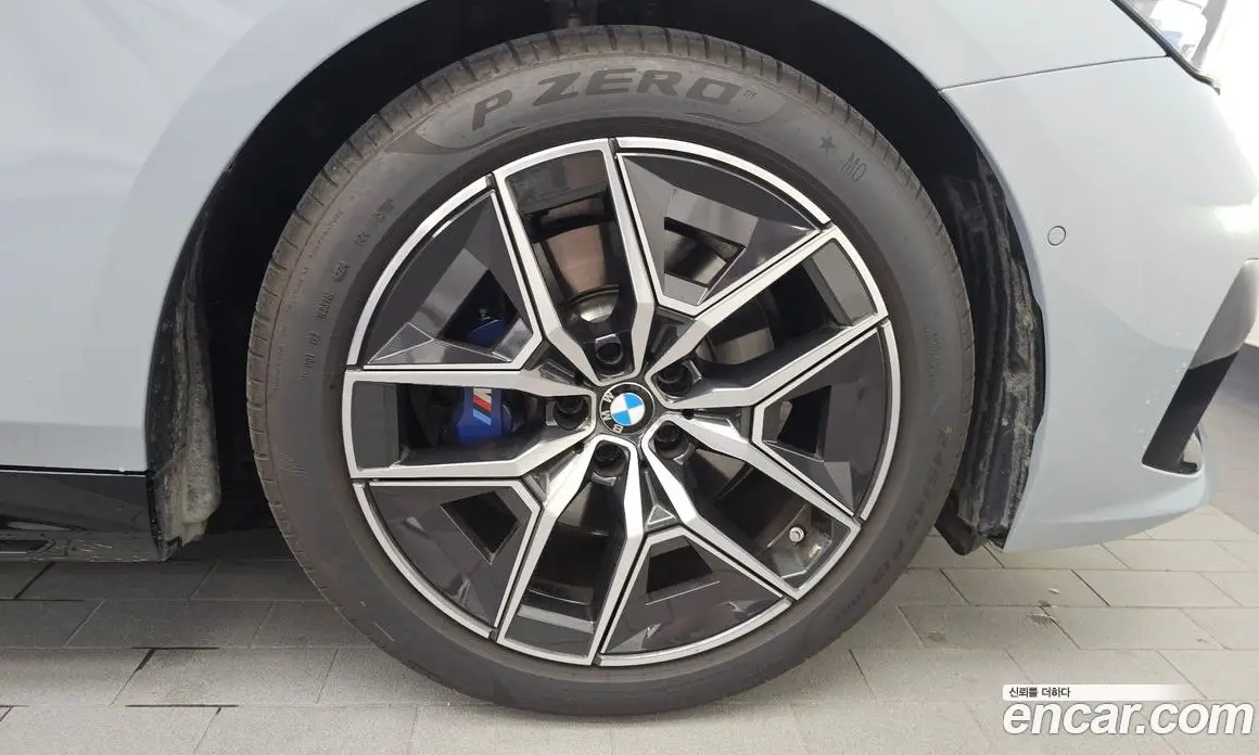 BMW 5 серия 2025 2.0 автомат (гидро), фото 7