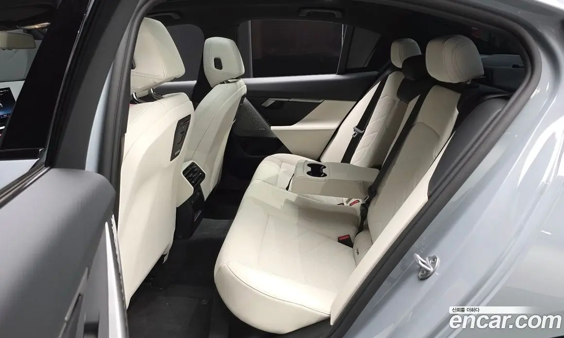 BMW 5 серия 2025 2.0 автомат (гидро), фото 12