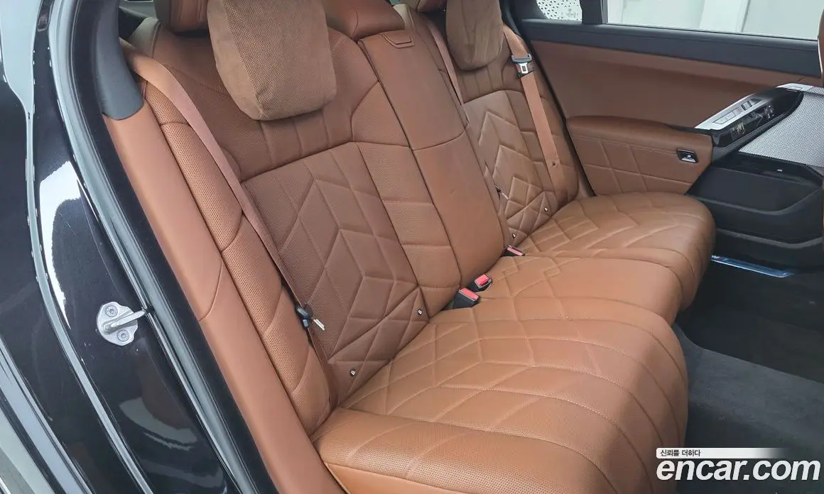 BMW 7 серия 2024 3.0 автомат (гидро), фото 17