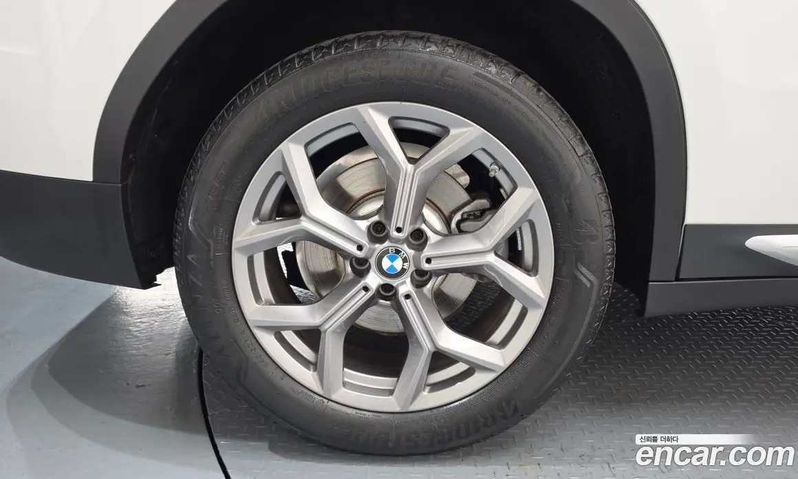 BMW X4 2023 2.0 автомат (гидро), фото 5