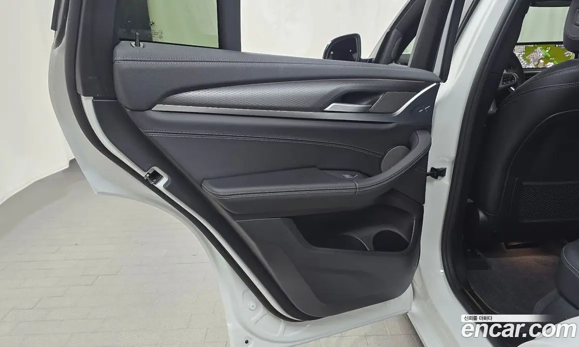 BMW X4 2025 2.0 автомат (гидро), фото 15