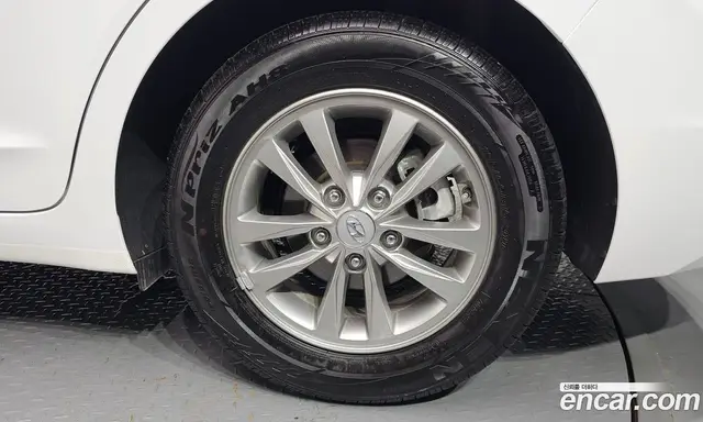Hyundai Avante 2020 1.6 автомат (гидро), миниатюра 7