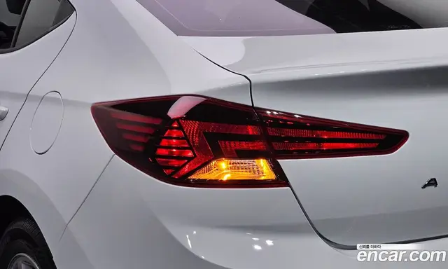 Hyundai Avante 2020 1.6 автомат (гидро), миниатюра 9