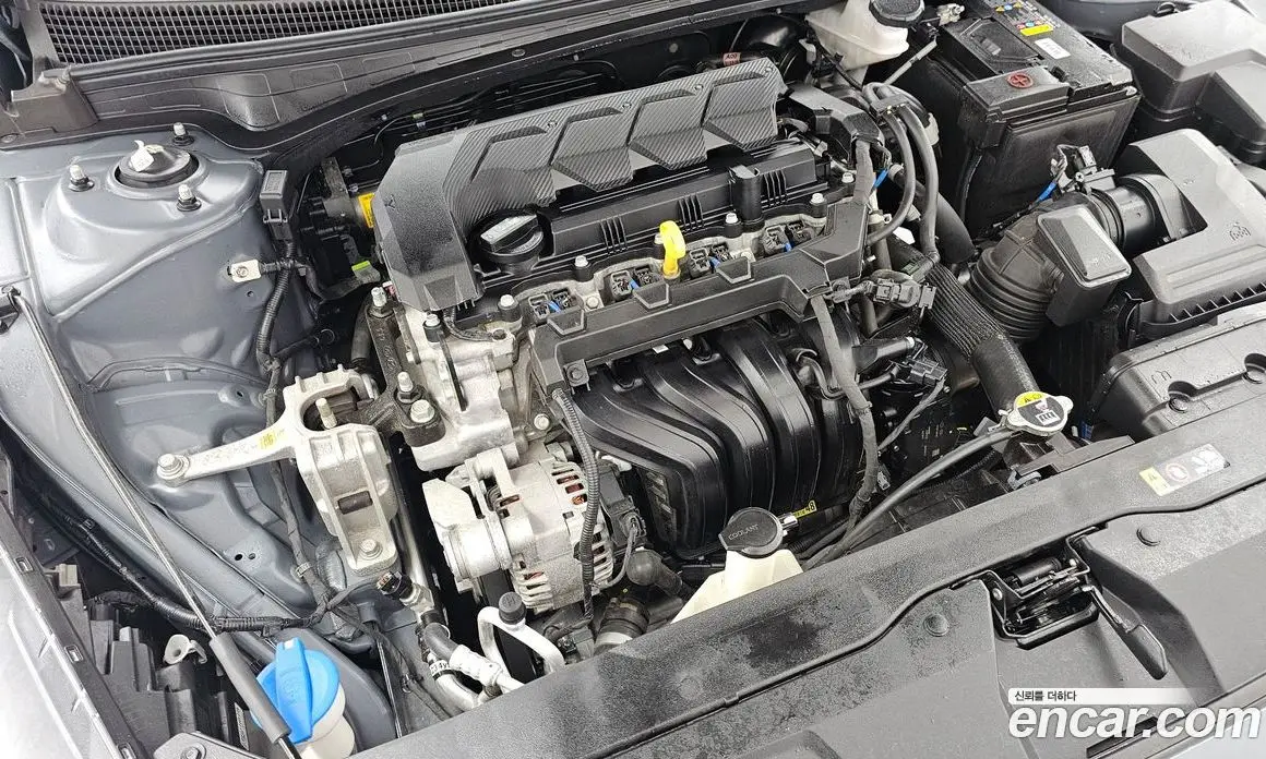 Hyundai Avante 2021 1.6 механика, фото 6