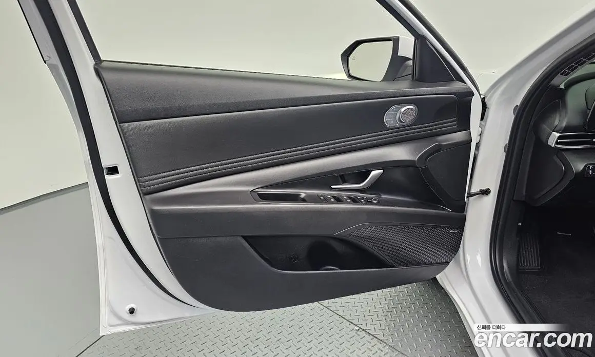 Hyundai Avante 2022 1.6 автомат (гидро), фото 14