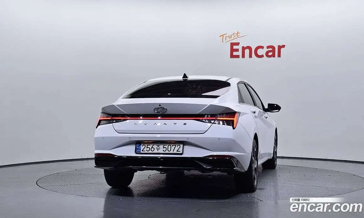 Hyundai Avante 2022 1.6 автомат (гидро), фото 4