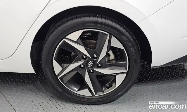 Hyundai Avante 2022 1.6 автомат (гидро), миниатюра 7