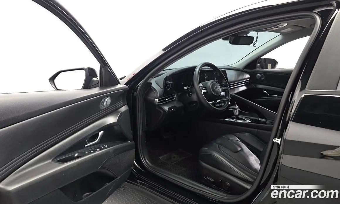 Hyundai Avante 2022 1.6 автомат (гидро), фото 13