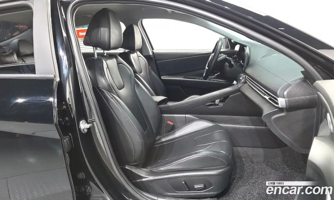 Hyundai Avante 2022 1.6 автомат (гидро), фото 17