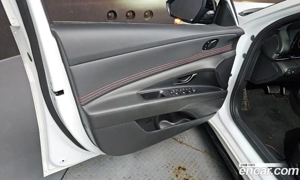 Hyundai Avante 2023 1.6 автомат (гидро), фото 14