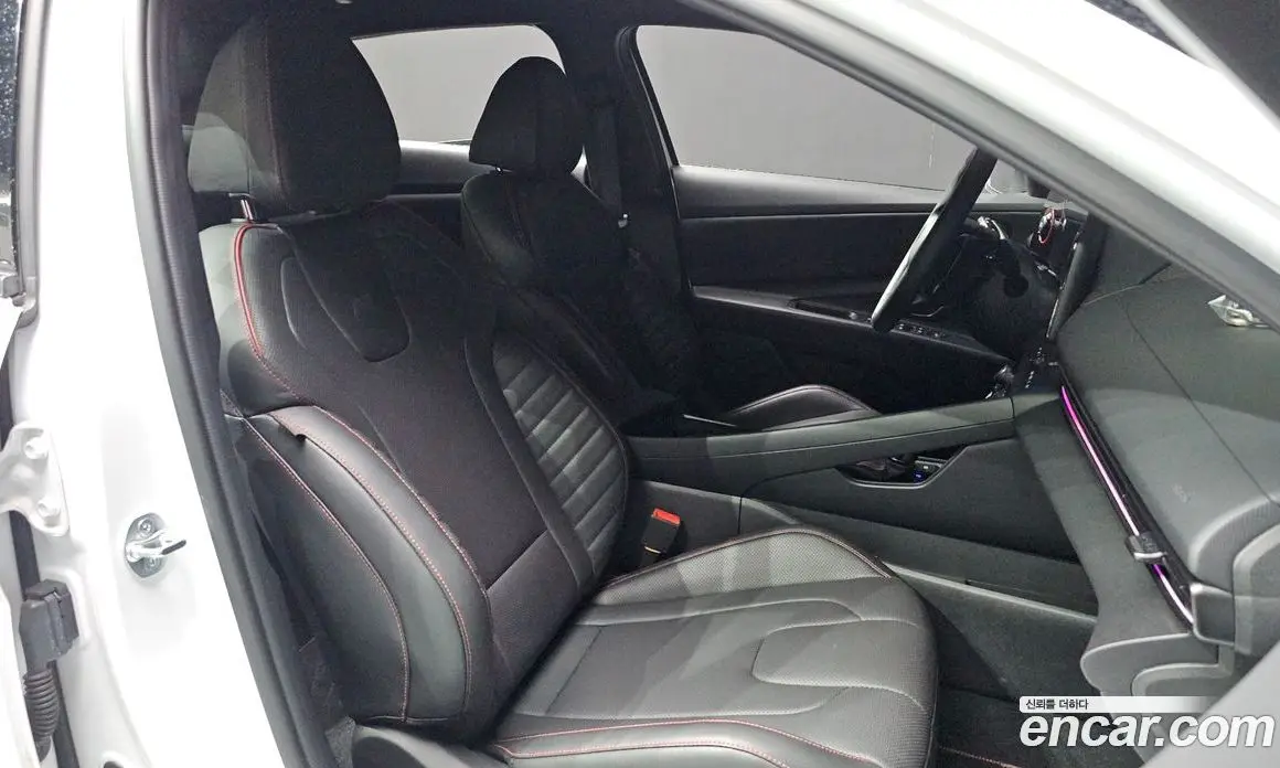 Hyundai Avante 2023 1.6 автомат (гидро), фото 16