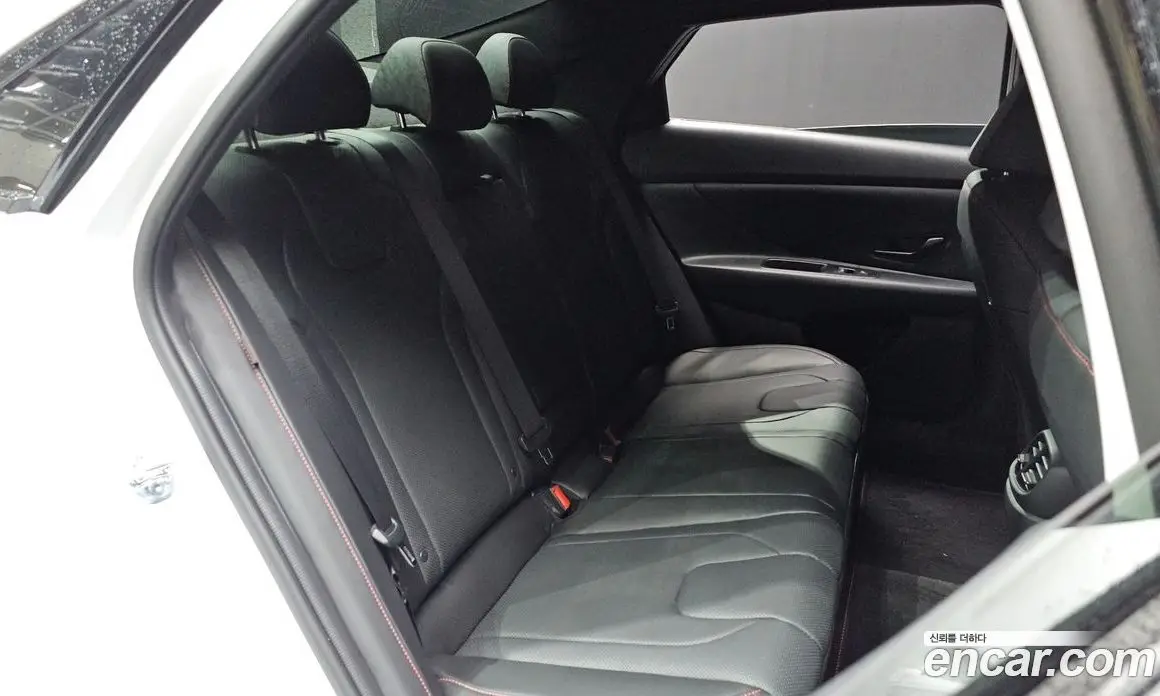 Hyundai Avante 2023 1.6 автомат (гидро), фото 31