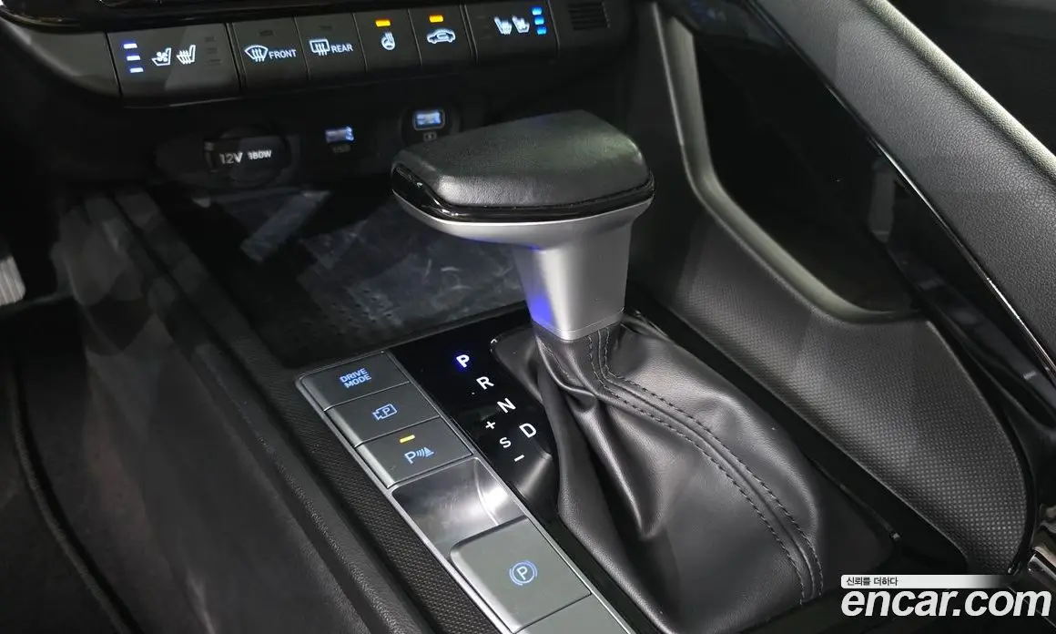 Hyundai Avante 2023 1.6 автомат (гидро), фото 12