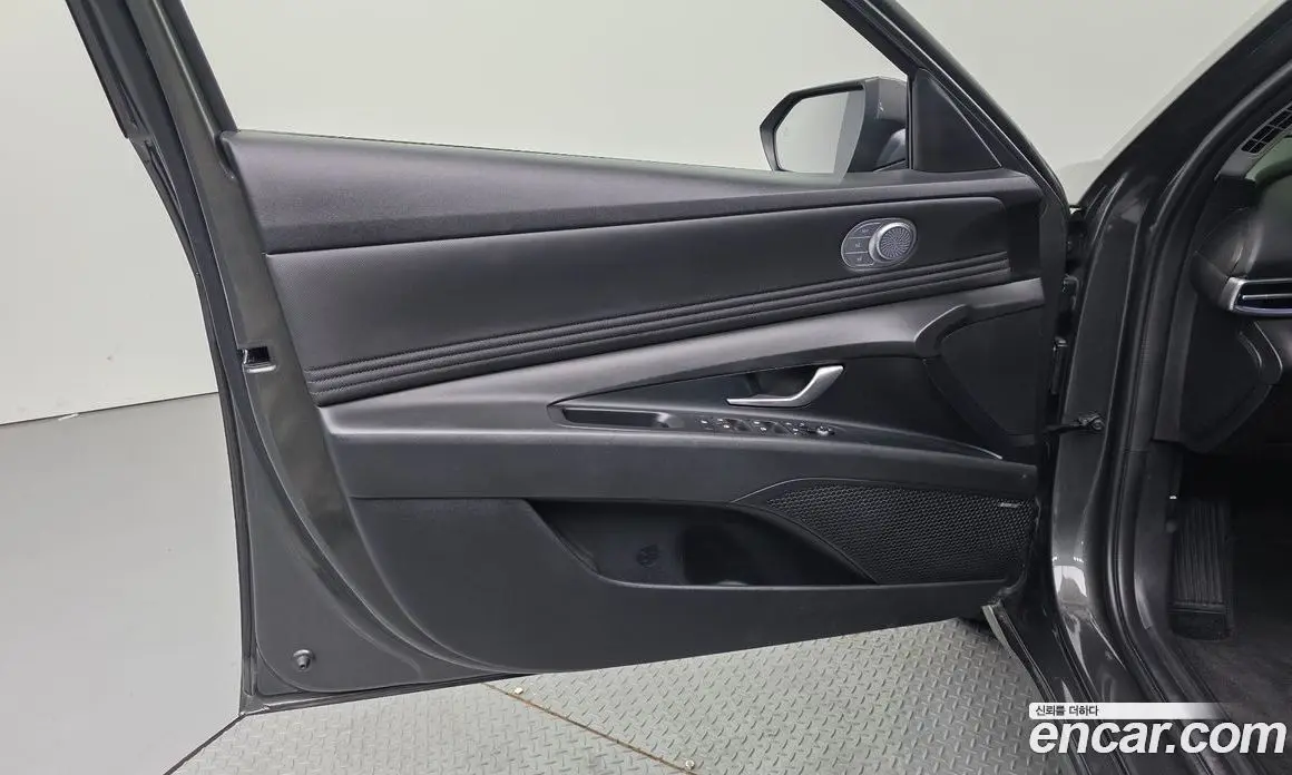 Hyundai Avante 2023 1.6 автомат (гидро), фото 14