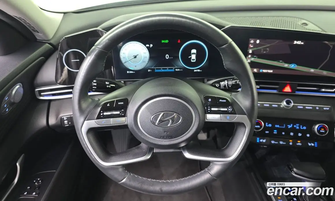 Hyundai Avante 2023 1.6 автомат (гидро), фото 19